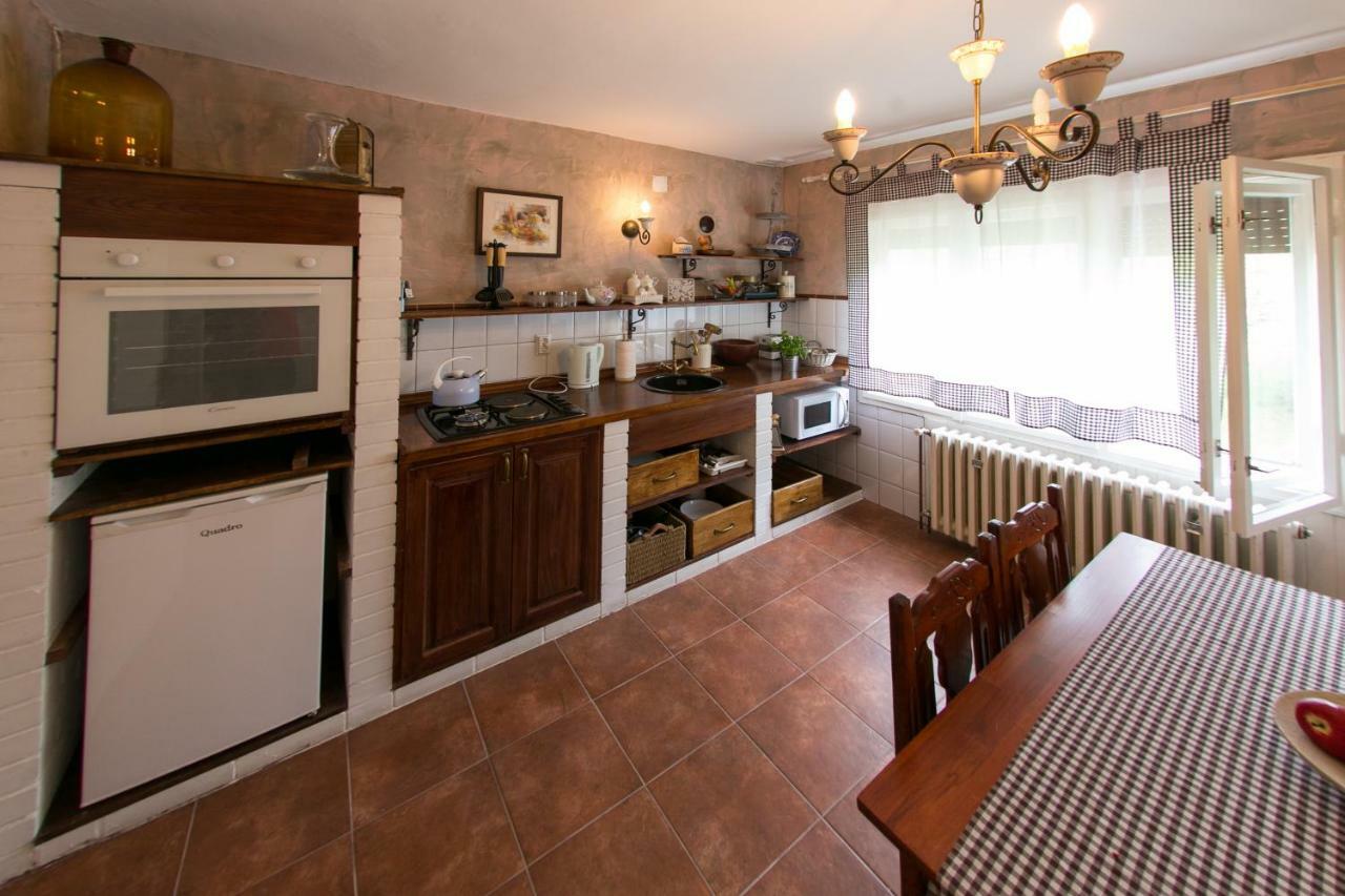 Holiday Home Modric Otočac Zewnętrze zdjęcie